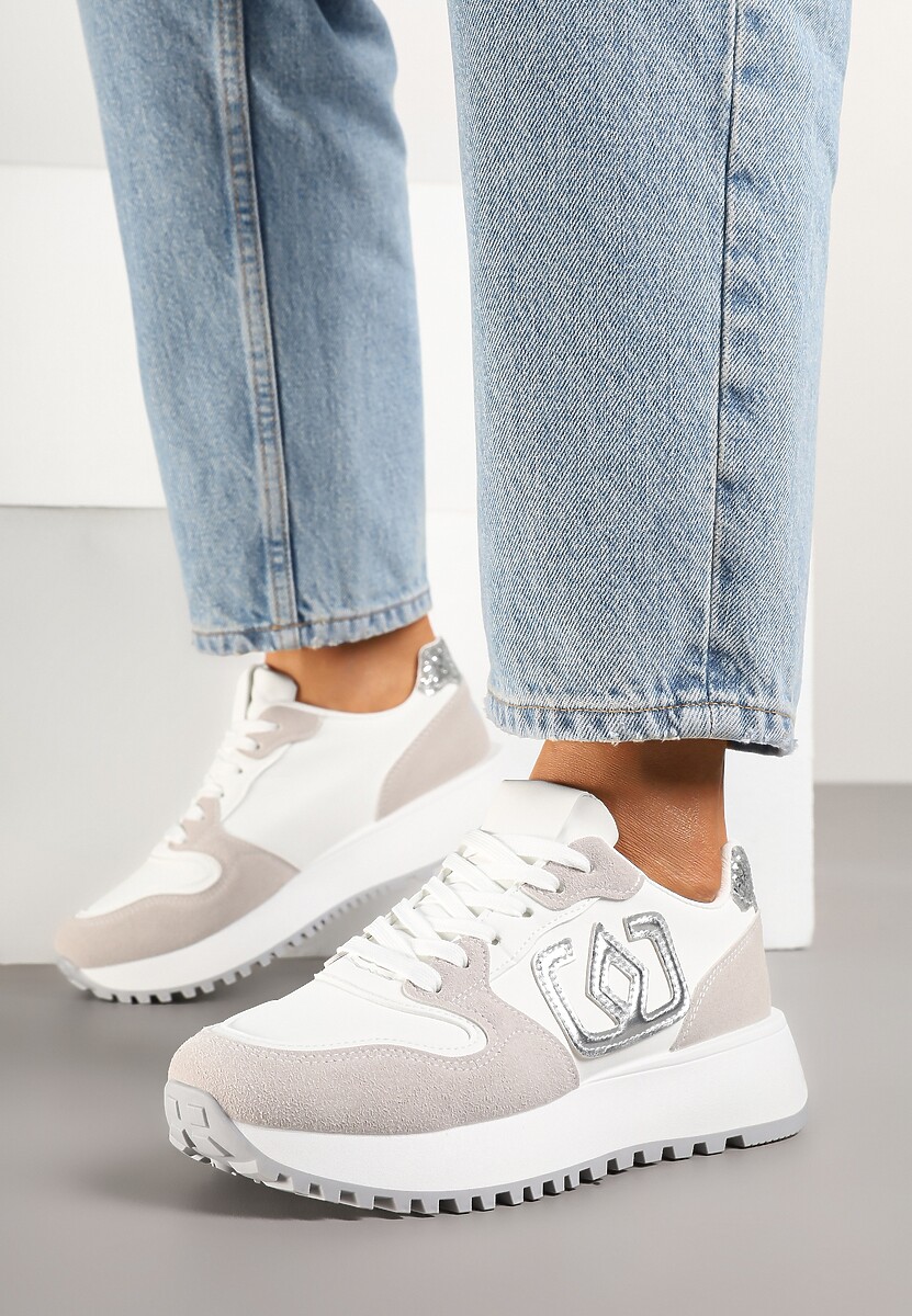 Czarne Sneakersy na Niskiej Platformie Zdobione Aplikacją Alimrela