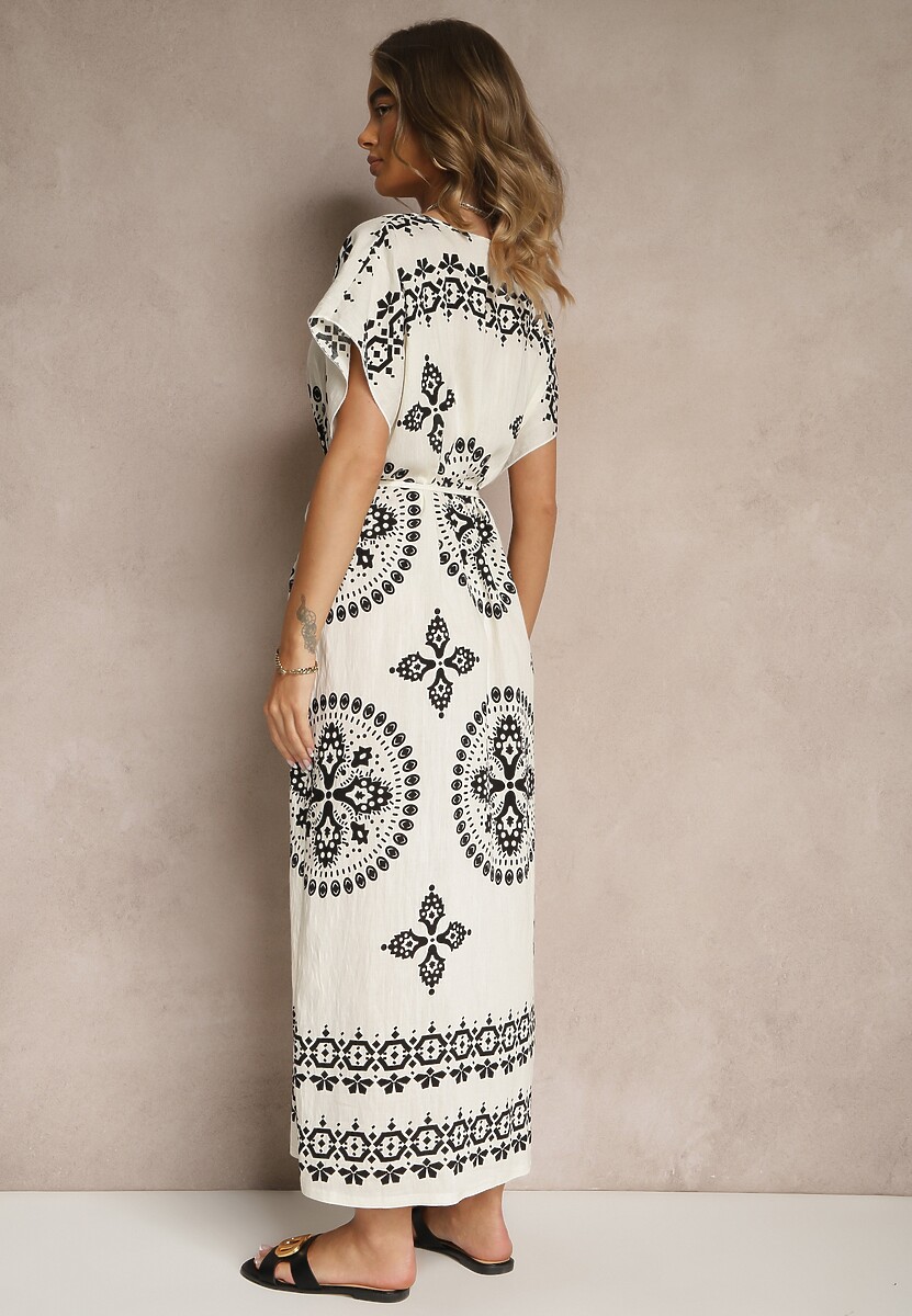 Biała Pudełkowa Sukienka z Wiskozy Zdobiona Wiązaniem i Etnicznym Printem Mirasella