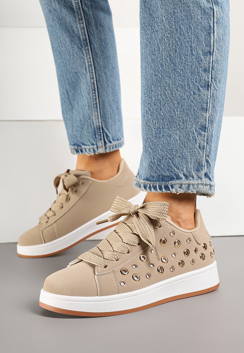 Ciemnobeżowe Sneakersy z Ozdobnymi Nitami Feloriela