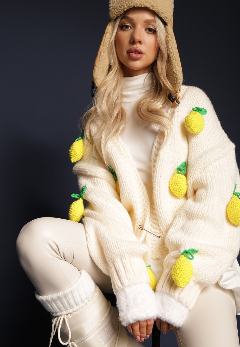 Jasnobeżowy Kardigan Ozdobiony Aplikacjami Cytryn 3D i Broszką Rieve