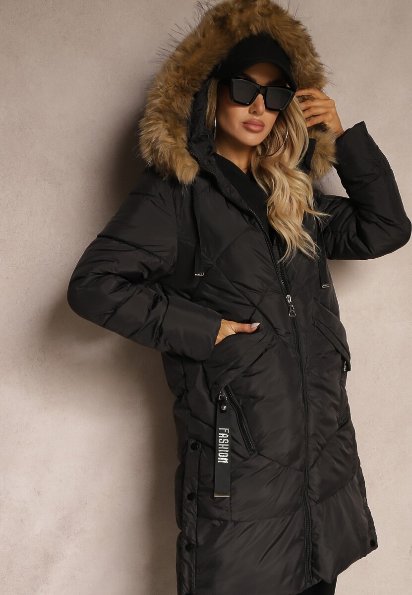 Jasnobeżowa Kurtka z Pikowanym Przeszyciem Odpinanym Futrem przy Kapturze i Napami u Dołu Zemirya