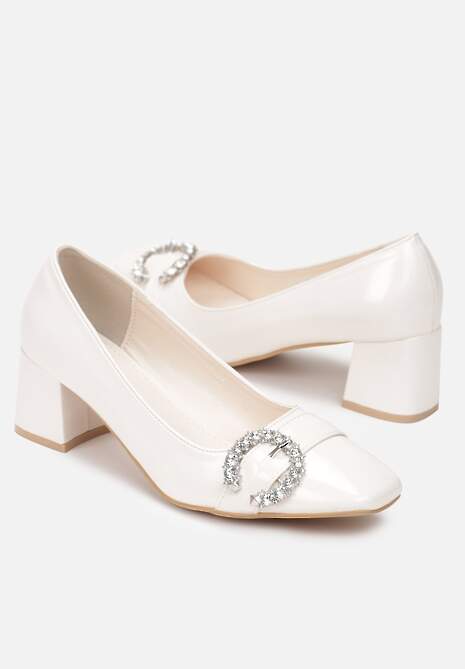 Beżowe Lakierowane Czółenka z Kwadratowym Noskiem i Sprzączką z Cyrkonii Hikona