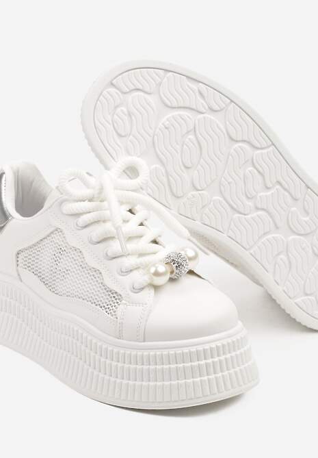Biało-Srebrne Sneakersy na Grubej Podeszwie z Siateczką na Boku i Aplikacją z Perłami Aberla