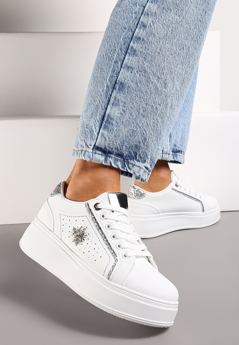 Białe Sneakersy na Platformie z Metaliczną Ozdobą w Kształcie Owada i Brokatem Lientia