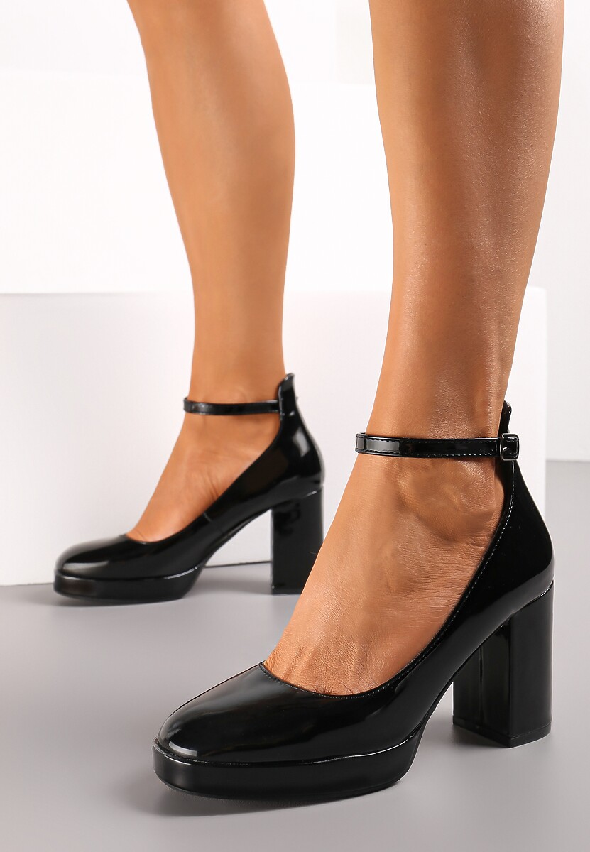 Czarne Lakierowane Czółenka na Słupku z Kwadratowym Noskiem Kandra