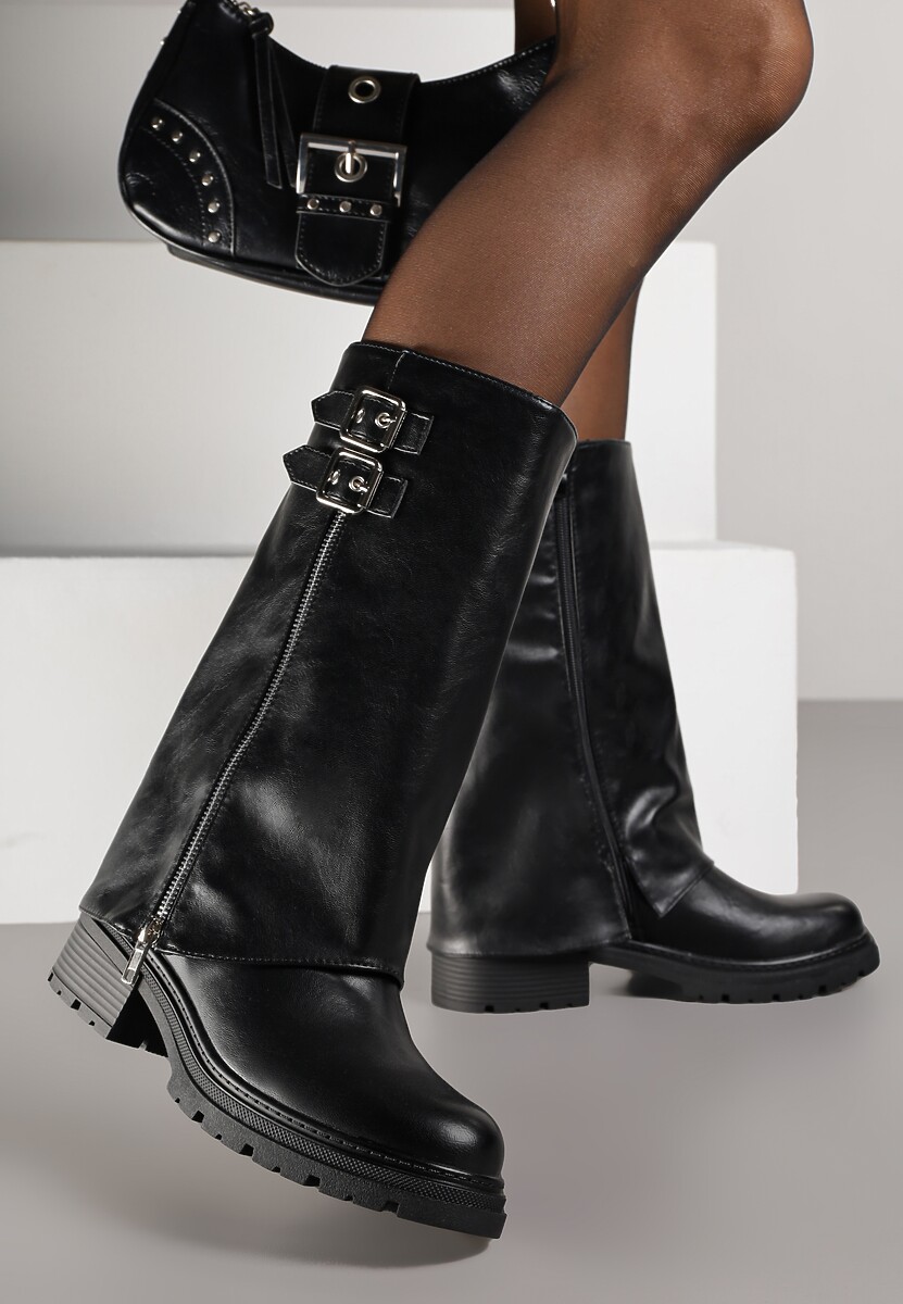 Czarne Botki z Wywiniętą Cholewką Zdobioną Suwakiem i Sprzączkami Eevea