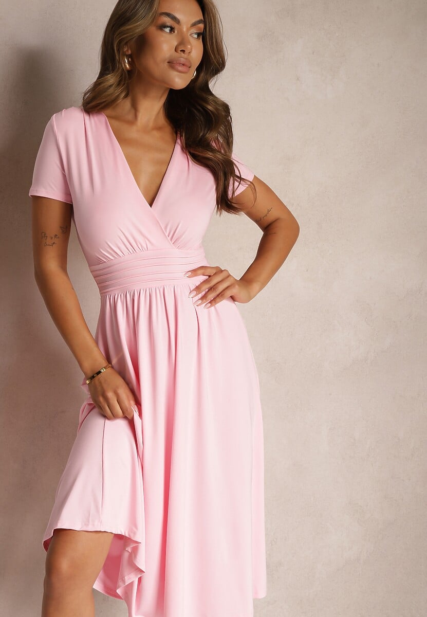 Różowa Sukienka Taliowana z Kopertowym Dekoltem o Rozkloszowanym Kroju Rimadea