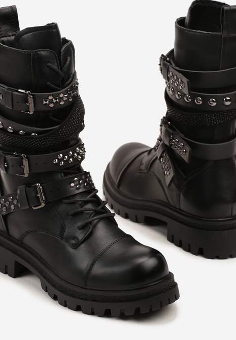 Czarne Rockowe Botki Workery Zdobione Nitami i Sprzączkami Zarumia