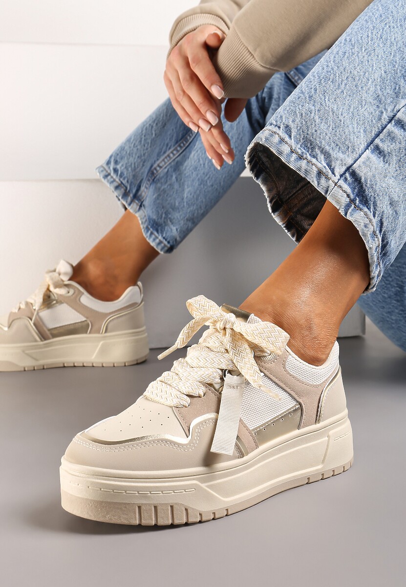 Ciemnobeżowe Sneakersy na Niskiej Platformie z Zawieszką i Ozdobnymi Sznurówkami Salam