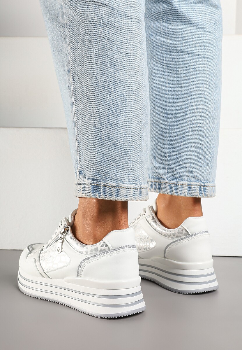 Białe Sneakersy na Platformie Ozdobione Suwakiem i Paskami Korirae