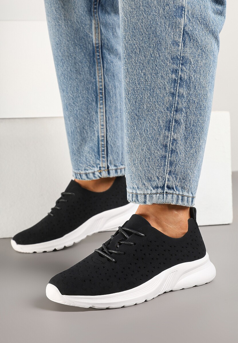 Czarne Sneakersy Ozdobione Ażurowym Wzorem Sareldi