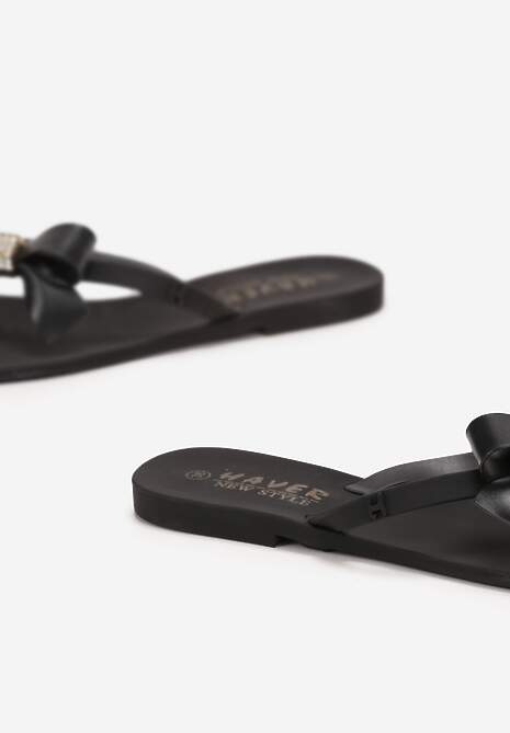 Czarne Japonki z Ozdobnym Paskiem z Kokardką Wendill