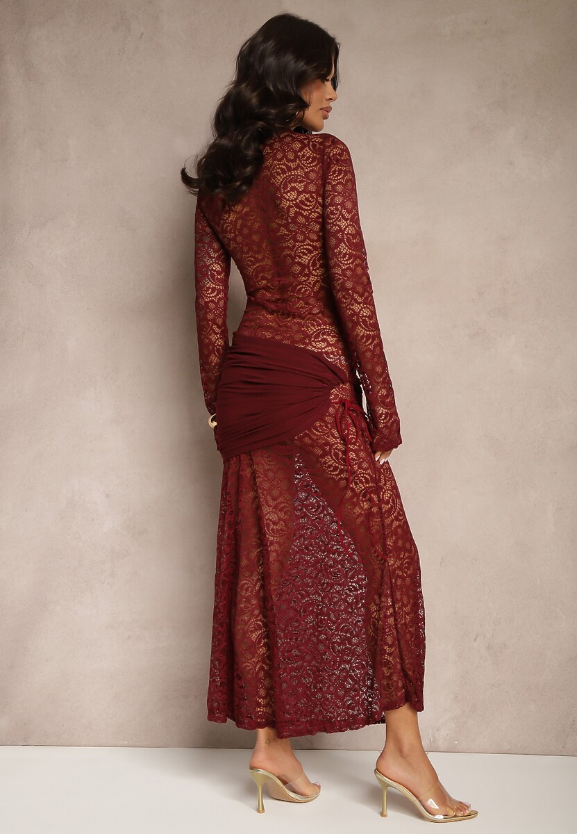 Bordowa Koronkowa Sukienka Dopasowana Ozdobiona Marszczeniem z Usztywnionymi Miseczkami Temitta