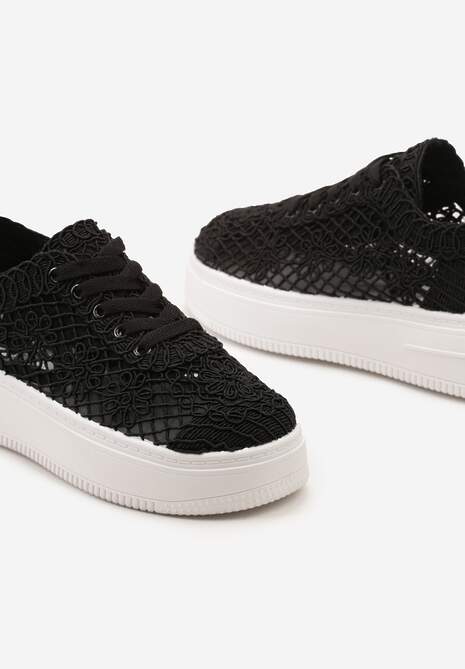 Czarne Sneakersy na Platformie przed Kostkę z Cholewką z Ażurowym Zdobieniem Ebivara
