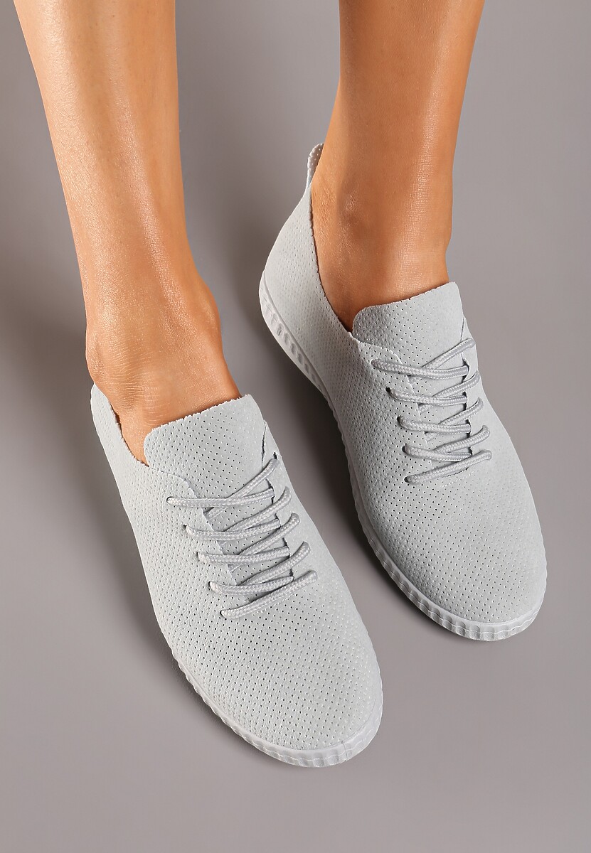 Jasnoniebieskie Krótkie Tenisówki z Perforacją i Klasycznym Sznurowaniem Viraga