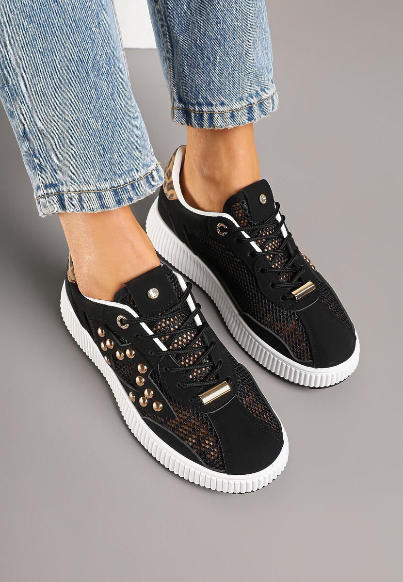 Czarne Sneakersy Ozdobione Gwiazdą i Nitami Zeloti