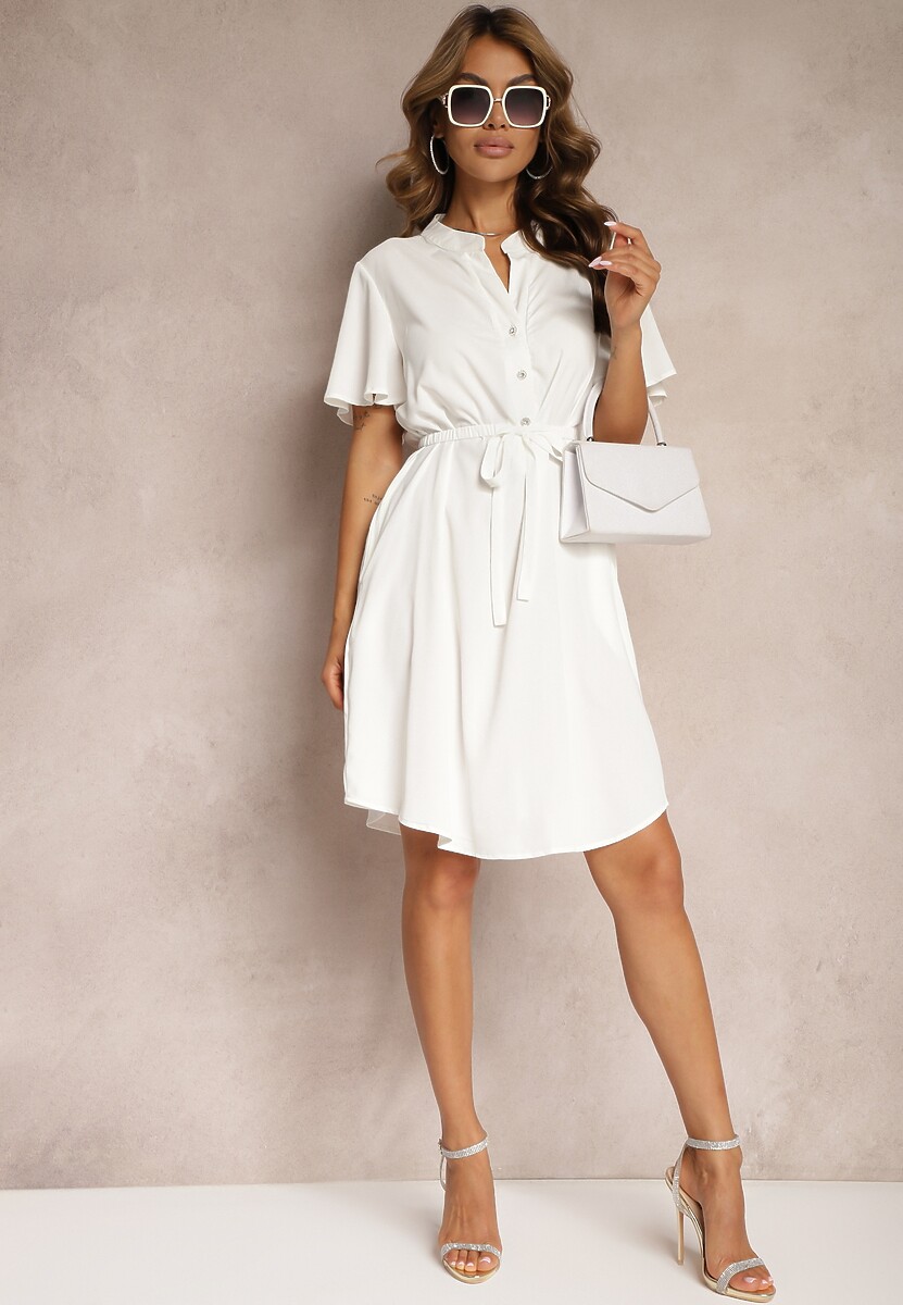 Biała Trapezowa Sukienka z Dekoltem Zapinanym na Guziki i Materiałowym Paskiem w Talii Vikiiraes