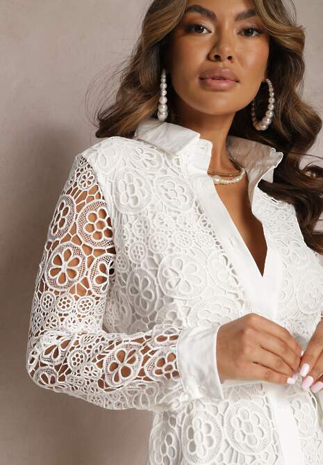 Biała Rozkloszowana Midi Sukienka Ozdobiona Koronką z Paskiem w Talii Sailla