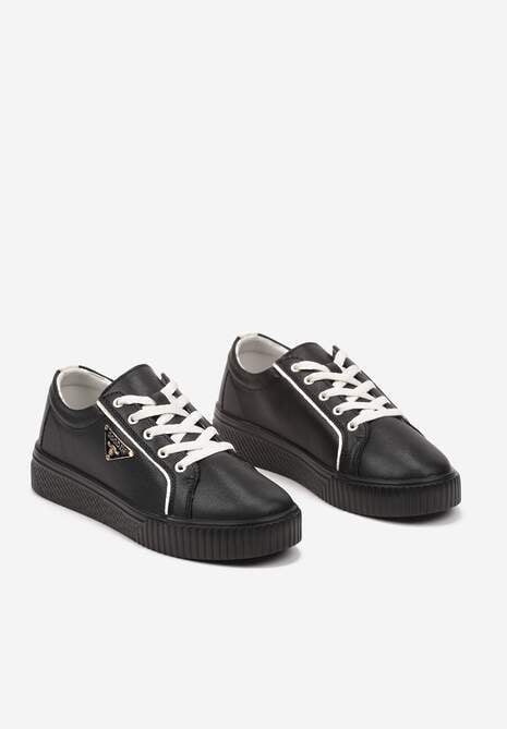 Czarne Sneakersy na Płaskiej Podeszwie ze Skóry z Metaliczną Ozdobą Melabra