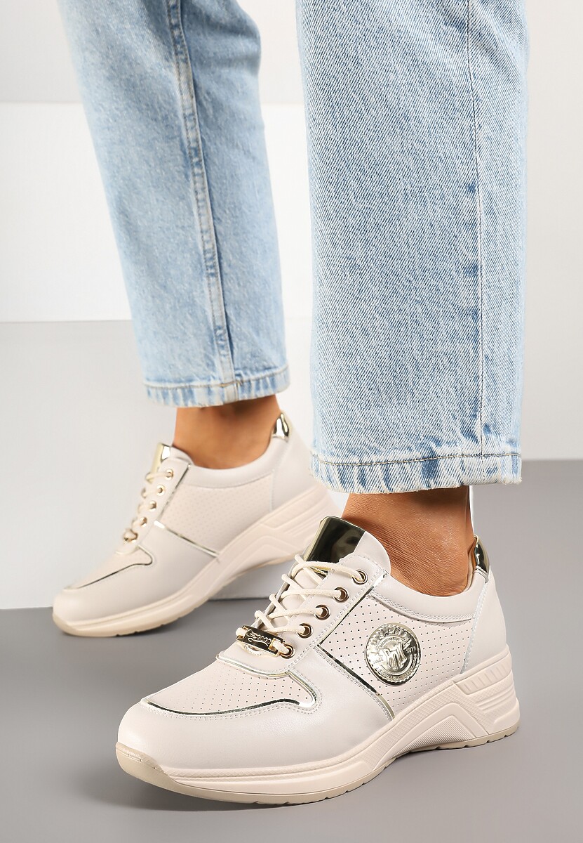 Beżowe Sneakersy Ozdobione Metalicznymi Aplikacjami Hellevia