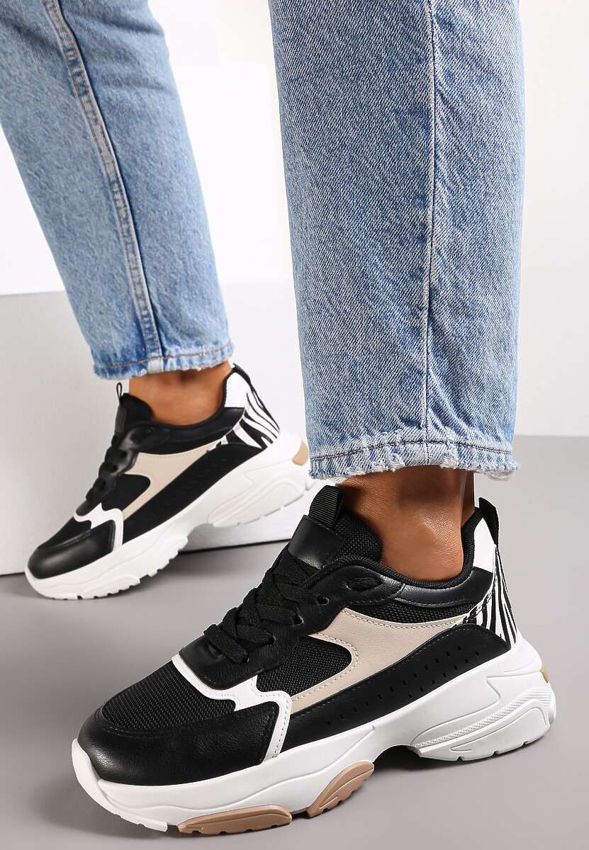 Czarne Sneakersy na Grubej Podeszwie z Cholewką przed Kostkę i Perforacją Obethy