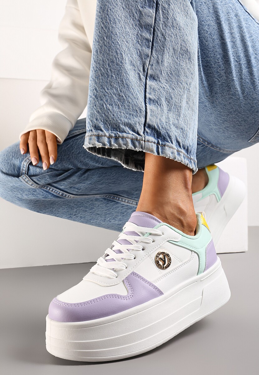 Czarne Sneakersy na Grubej Podeszwie Sznurowane z Metaliczną Aplikacją Ailtria