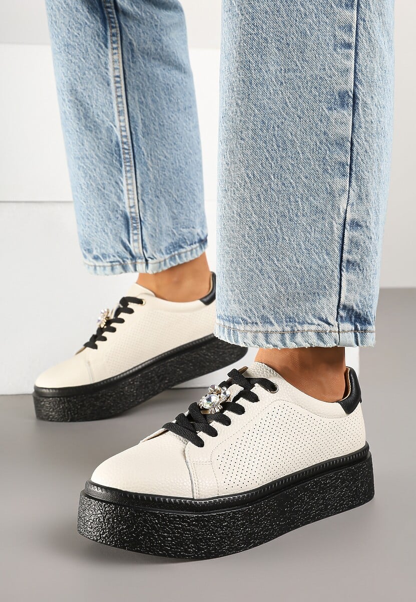 Beżowo-Czarne Skórzane Sneakersy na Platformie Ozdobione Perforacją Marival