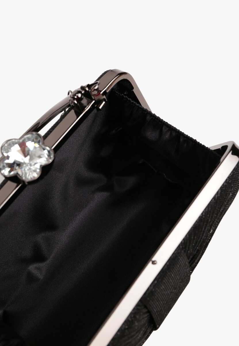 Czarna Torebka Kopertówka z Marszczeniem i Metaliczną Nicią Lattimia