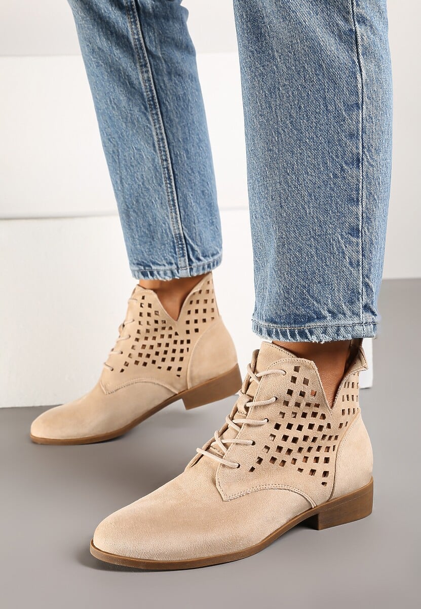 Beżowe Sznurowane Botki ze Skórzaną Wkładką Ażurową Cholewką za Kostkę i Wycięciem Tlixa