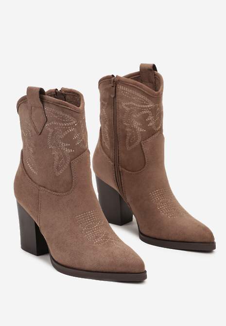 Ciemnobeżowe Botki Kowbojki na Słupku Ozdobione Haftem Riamara