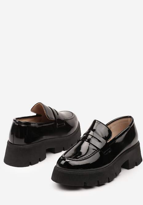 Czarne Lakierowane Mokasyny w Stylu Chunky Vortirra