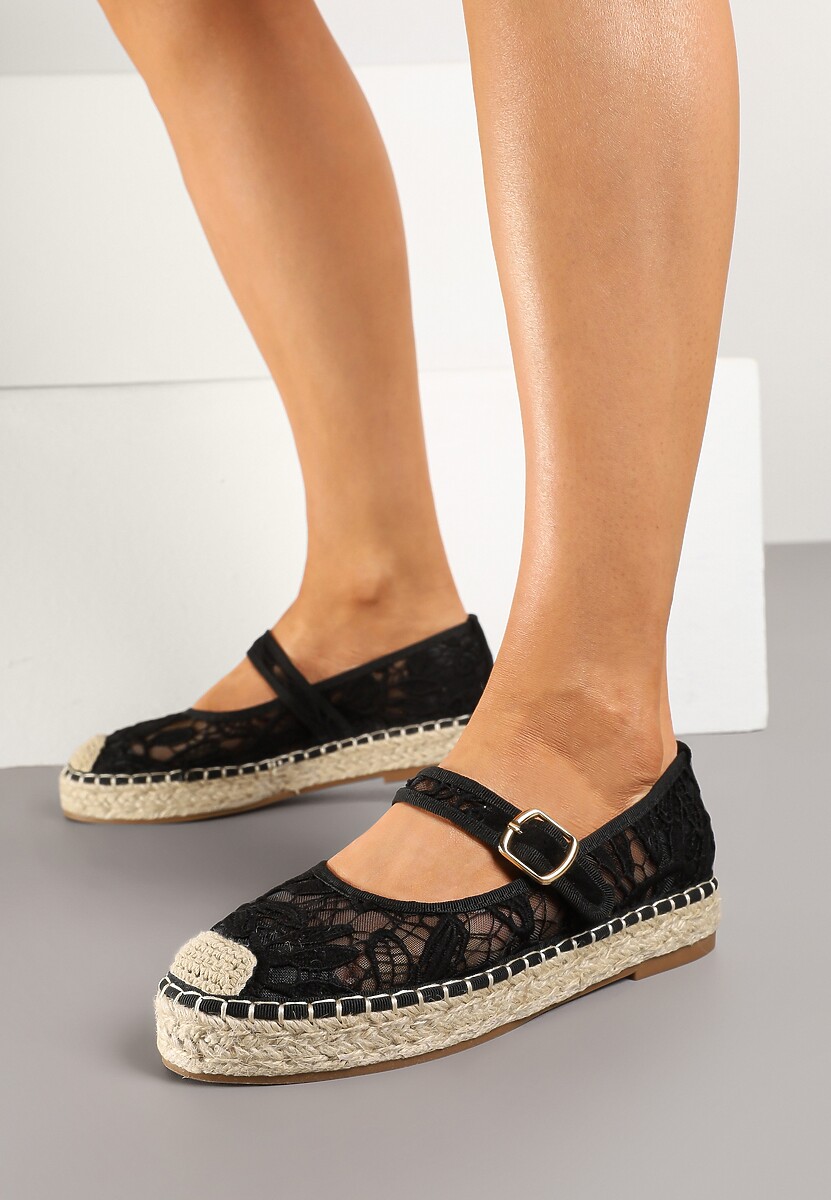 Czarne Espadryle na Plecionej Podeszwie z Paskiem i Koronkową Cholewką Tatonia