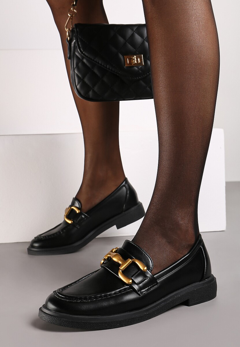 Beżowe Mokasyny na Płaskiej Podeszwie Ozdobione Klamrą Relabra