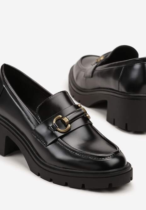 Czarne Mokasyny na Słupku Ozdobione Klamrą Ettane