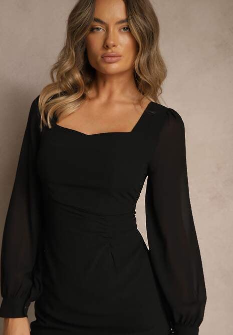 Czarna Sukienka VICES o Taliowanym Kroju z Falbankami i Bufiastymi Rękawami Tevite