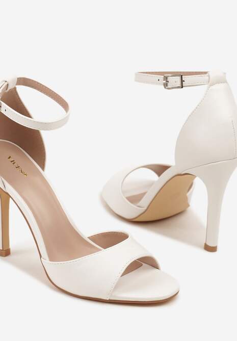 Białe Sandały Vices na Szpilce z Okrągłym Noskiem Katoria