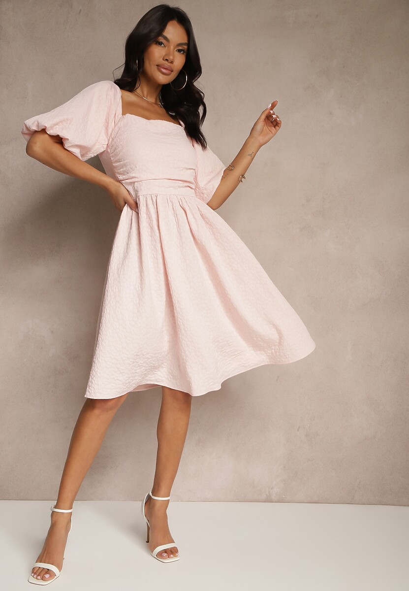 Czarna Rozkloszowana Sukienka z Bufiastymi Rękawami i Kwadratowym Dekoltem Mariwena