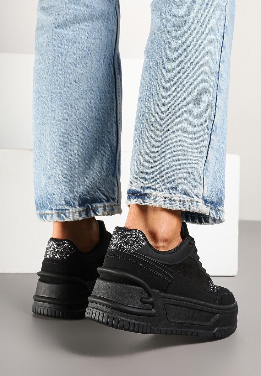 Czarne Sneakersy na Tłoczonej Platformie Ozdobione Wzorem w Panterkę Deoranae