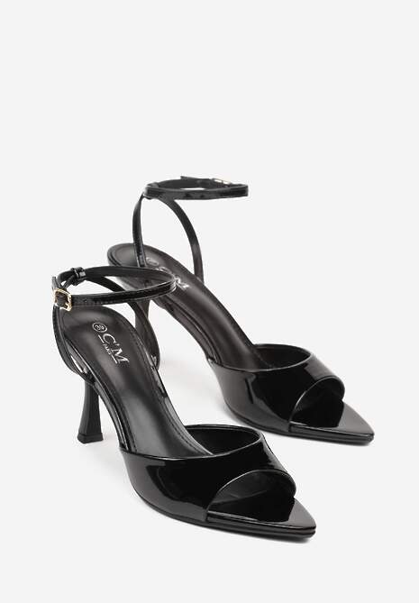 Czarne Sandały na Szpilce z Paskiem z Klamerką i Lakierowanym Połyskiem Celafere