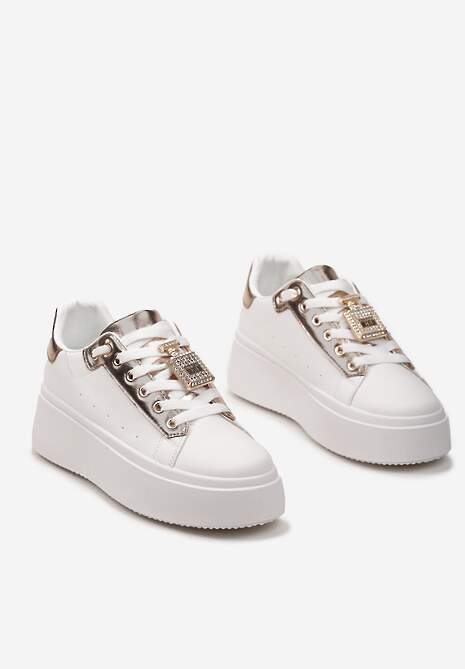 Biało-Szampańskie Sneakersy z Metaliczną Zawieszką na Sznurówkach Ozdobioną Cyrkoniami Edosa