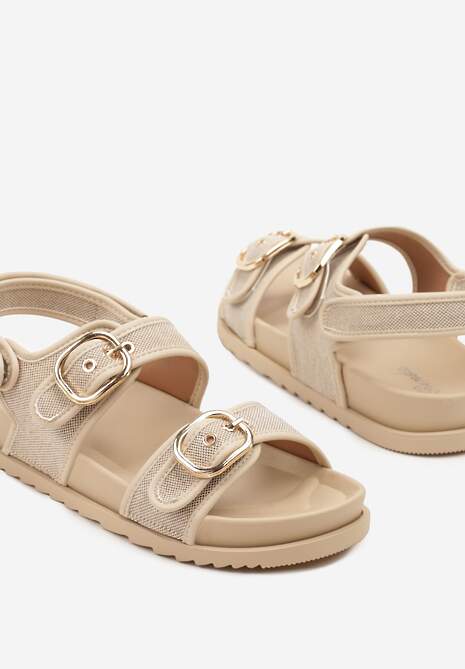 Beżowe Sandały na Platformie z Metalicznymi Klamrami Nevorlia