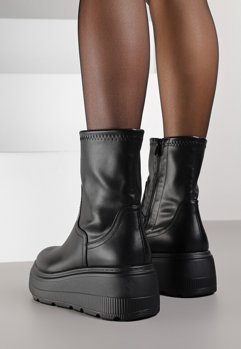 Czarne Botki na Platformie w Stylu Cyber Fisatte