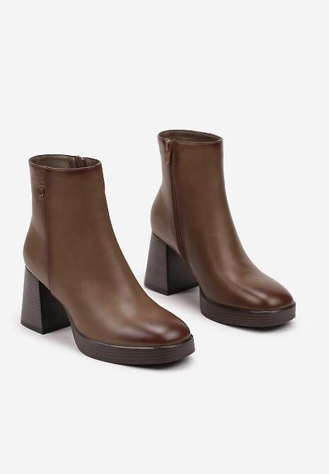 Ciemnobeżowe Botki na Słupku Ozdobione Kwadratowym Noskiem Ansilena