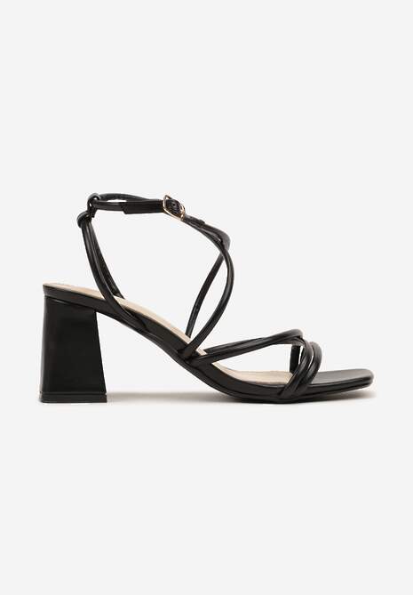 Czarne Sandały na Słupku Ozdobione Paskami Fodina