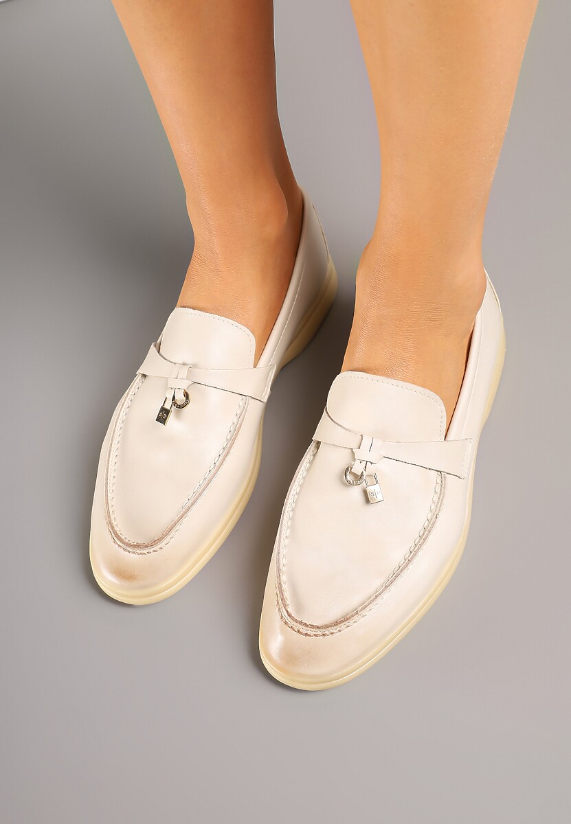 Beżowe Mokasyny Zdobione Elegancką Aplikacją ze Skórzaną Wkładką Doreme