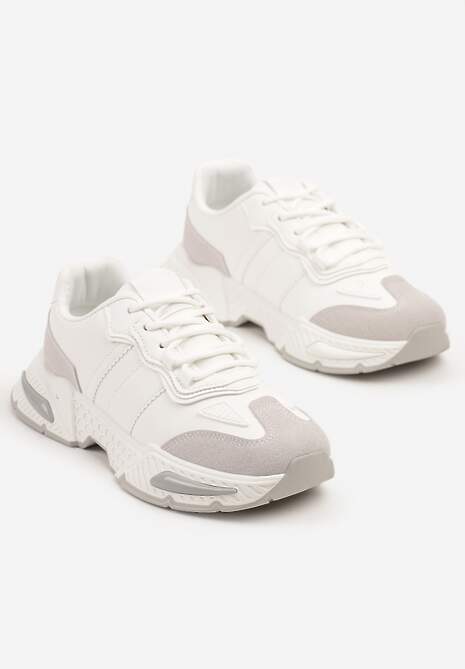 Białe Sneakersy w Streetwearowym Stylu z Ozdobnymi Przeszyciami Isallena