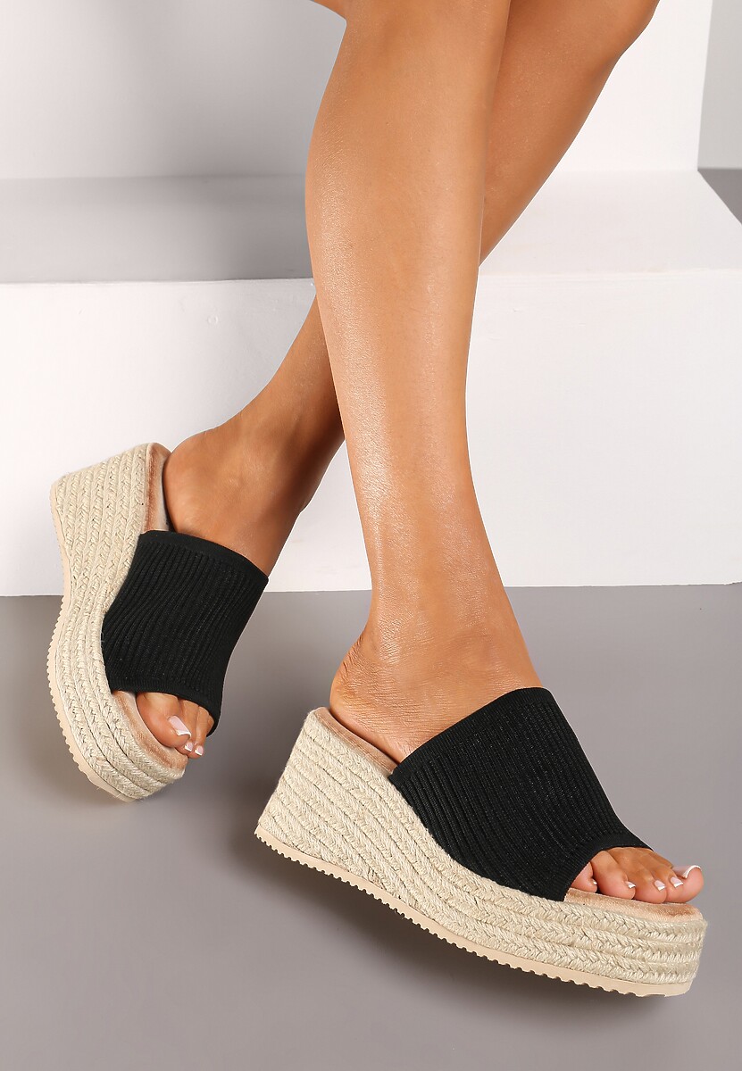 Czarne Klapki Ozdobione Plecionką na Platformie i Koturnie Froolia