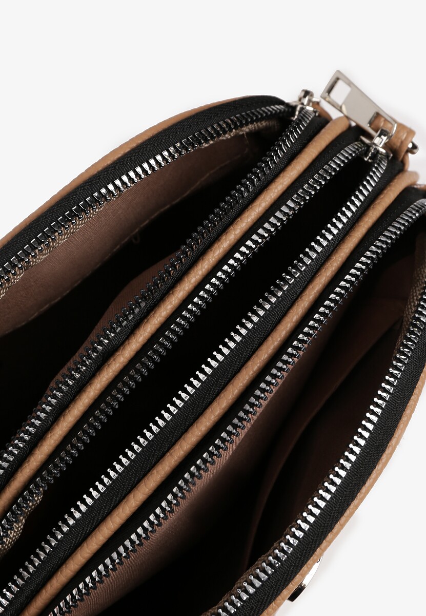 Beżowa Torebka Ozdobiona Metaliczną Aplikacją Nanowena