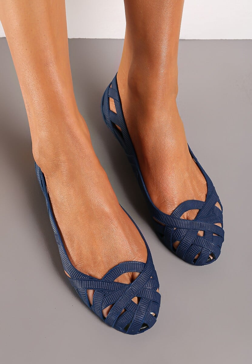 Czarne Balerinki Ozdobione Wycięciami na Cholewce Sylaria