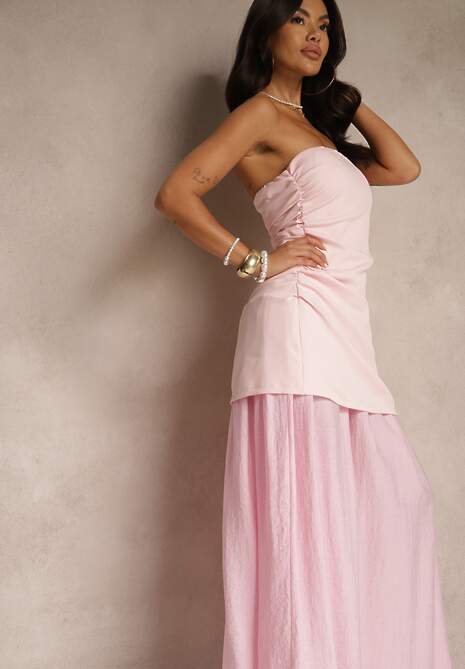 Różowa Sukienka Koktajlowa z Dekoltem Bandeau Ozdobiona Marszczeniem Folimmea